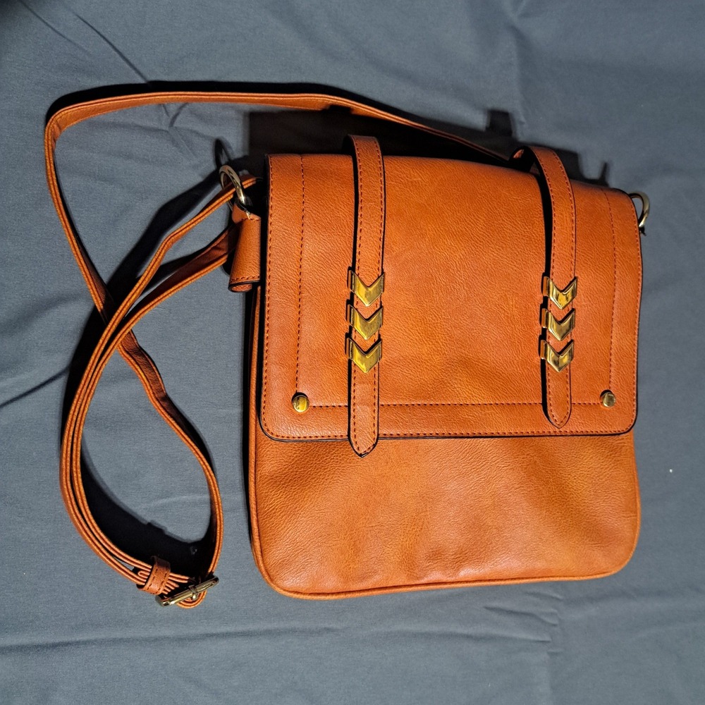 Cognac Faux Leather Crossbody Bag‎ Gold Chevron Hardware Messenger Purse